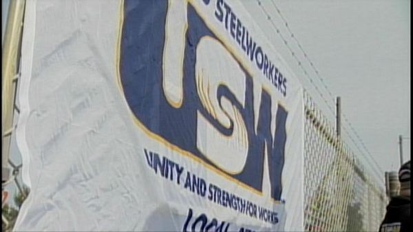 Steelworkers review U.S. Steel offer