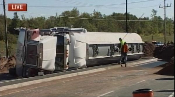 Tractor trailer rollover causes closures in Fort Erie