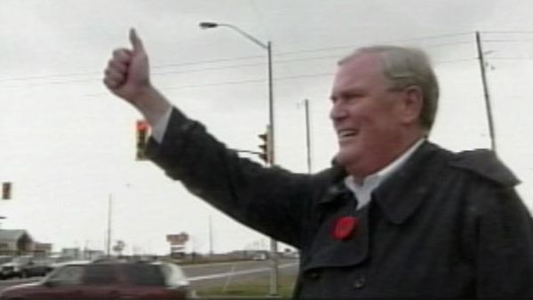 Bob Morrow campaigning in 2000 for re-election as Hamilton mayor (file)