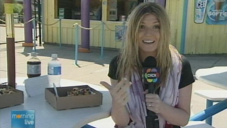 Jaclyn Colville at Wild Water Kingdom; Morning Live, aired July 3, 2014