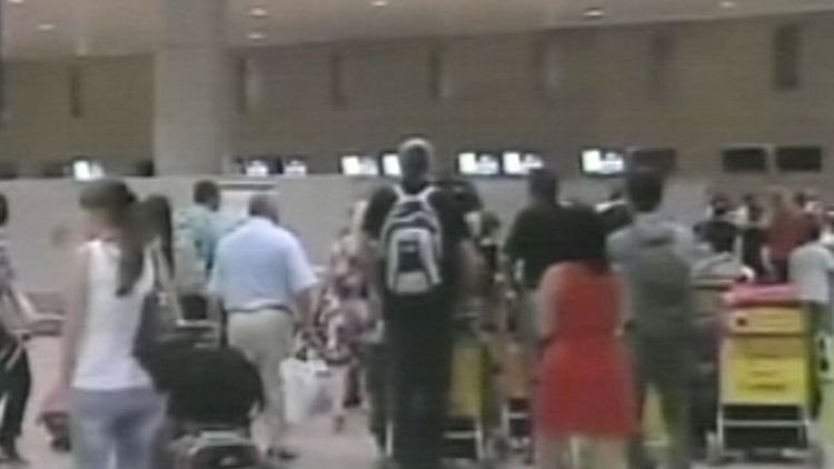 El Al passengers at Pearson Airport, July 23, 2014