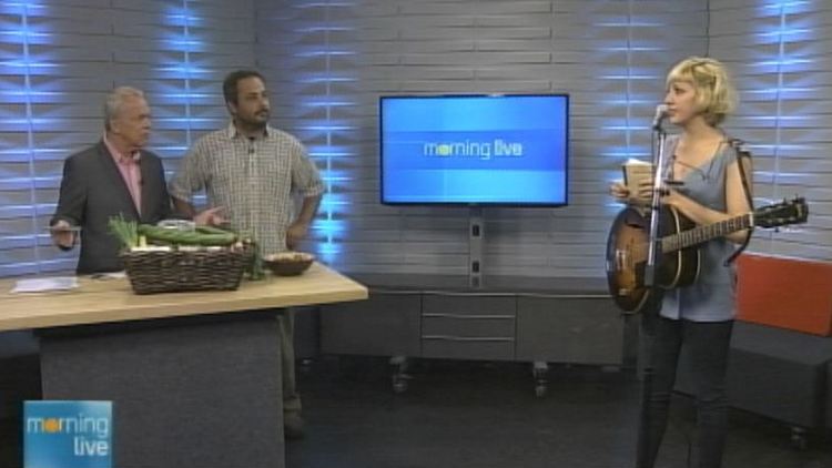 Bob Cowan, Alvaro Venturelli of Plan B Organic Farms and singer Kate Bulley on Morning Live, August 21, 2014