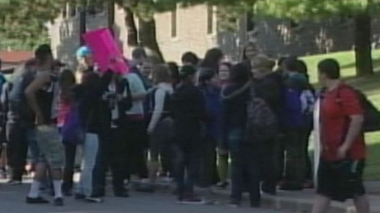 Students rally in support of former Parkview principal Paul Beattie; Hamilton, September 15, 2014