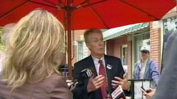 Fred Eisenberger addresses a media scrum; Waterdown, October 1, 2014