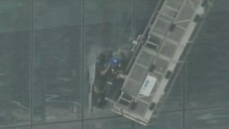 New Yorkers witnessed a very dramatic rescue high above Manhattan Wednesday afternoon at America's tallest skyscraper.