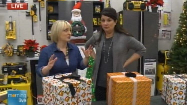 DIY expert Leigh Ann Allaire with Lisa Hepfner; Morning Live, November 28, 2014