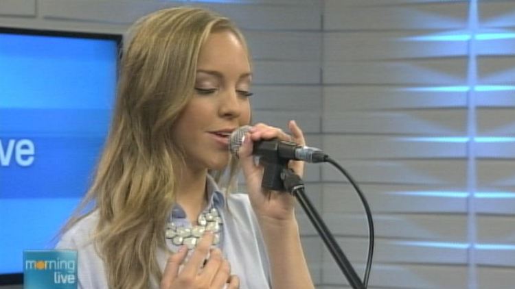 Heather Janssen performing on Morning Live, December 16, 2014