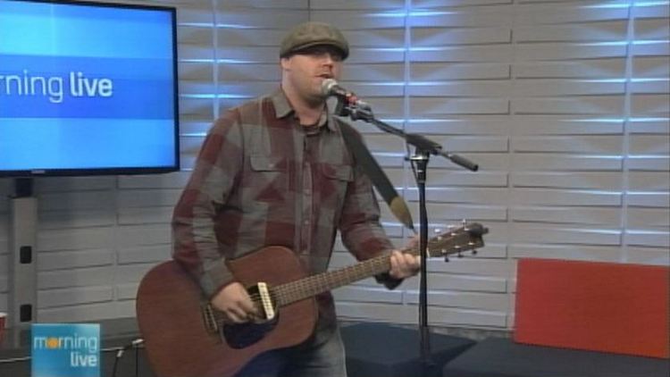 Chuck Coles peforming on Live Music Friday; Morning Live, January 23, 2015