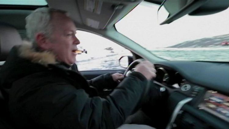 Bob Cowan road tests a Land Rover Discovery in Iceland