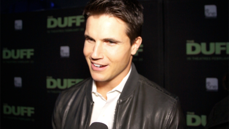 Robbie Amell