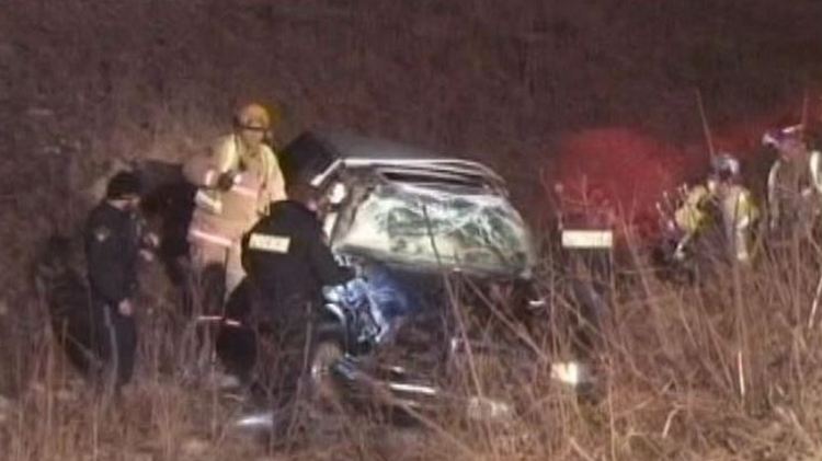 Rollover on QEW sends one man to hospital