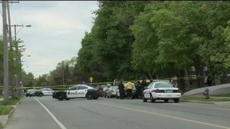 Police takedown on Delawana Drive in Hamilton