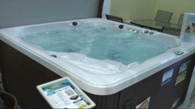 Hot tub at Discounter's Pool & Spa Warehouse; News Now Midday, June 17, 2015