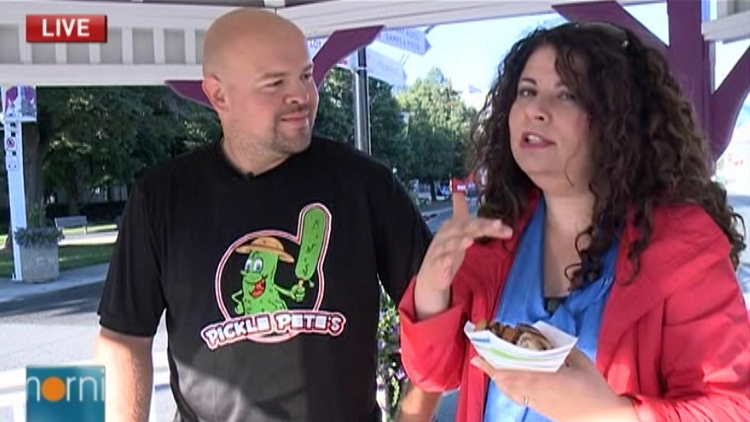 Lori chats with a food vendor at the CNE; Morning Live, August 24, 2015