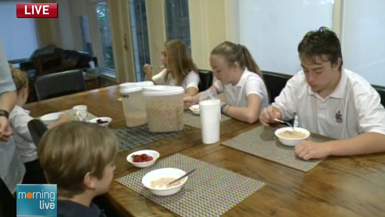 Julie Cole's kids have breakfast before going back to school; Morning Live, September 8, 2015