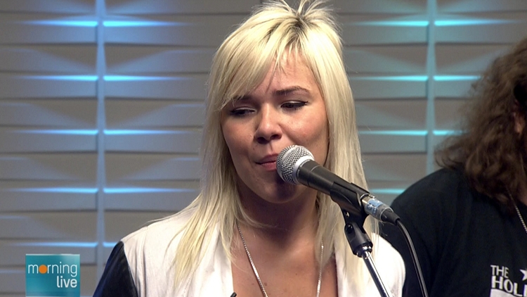 Laura Cole performing on Morning Live, September 11, 2015