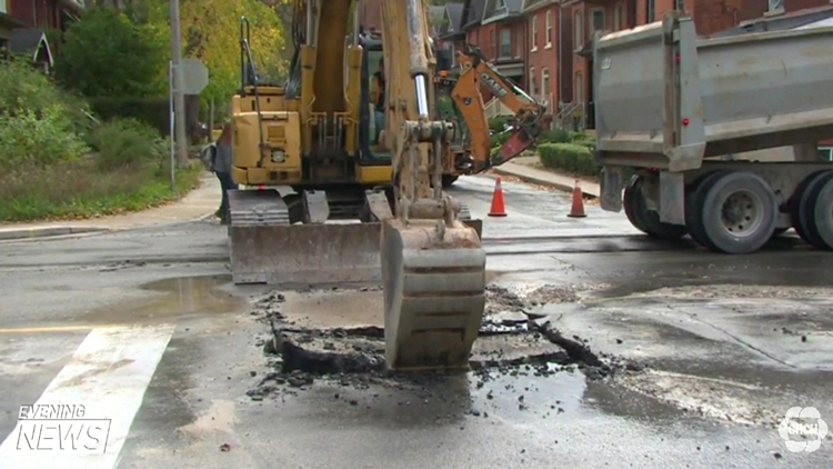 Traffic nightmare after watermain break on Aberdeen Ave.