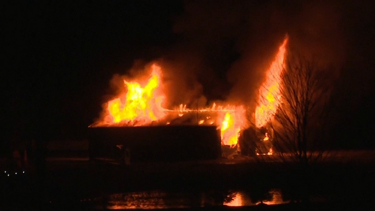 Fire destroys barn in Flamborough