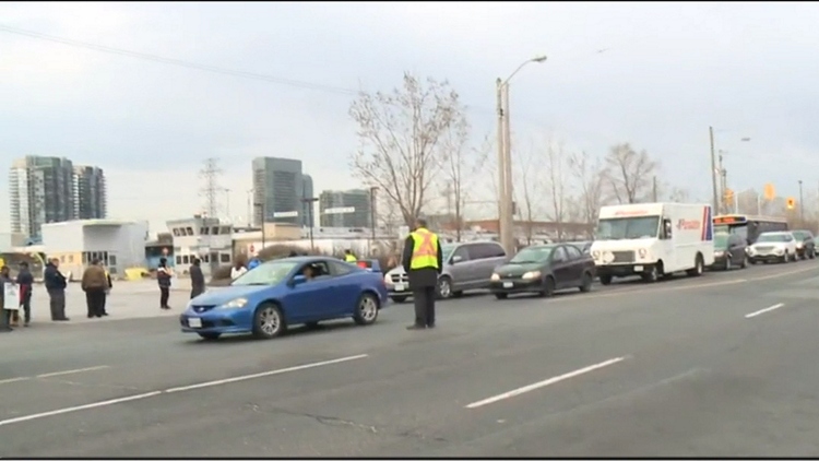 Workers strike outside Ontario Food Terminal