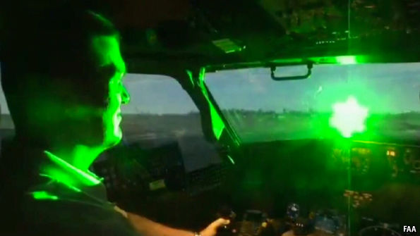 Minister Garneau to unveil renewed campaign against pointing lasers at planes