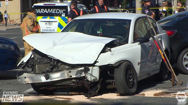 Three car collision at King St & Victoria Ave