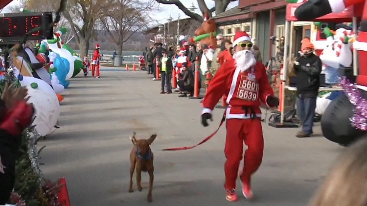 Santa running series kicks off in Hamilton