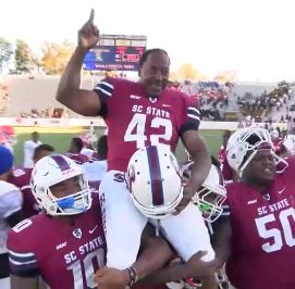 Joe Thomas Sr., becomes oldest Division I college football player ever