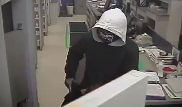 Police investigating robbery at Dundas pharmacy