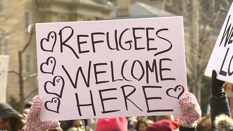 Downtown Toronto shuts down for Anti-Islamophobia march