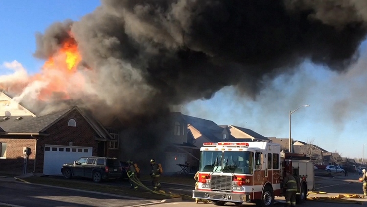 Large fire engulfs Smithville home