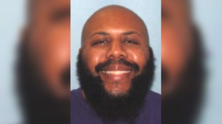 Suspect in Cleveland Facebook killing shoots himself after police chase