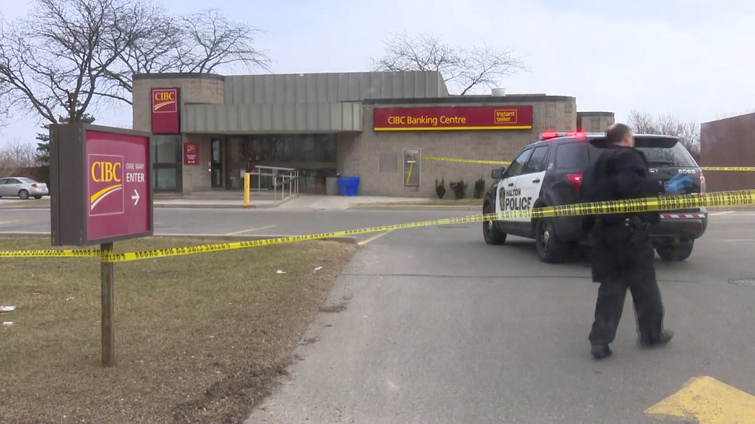 Police investigate armed bank robbery in Oakville