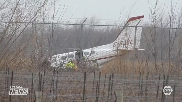 Small plane crash in Niagara-on-the-Lake