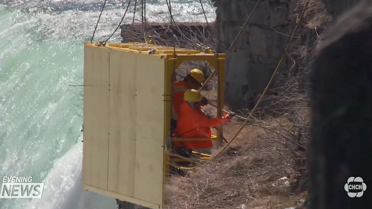 Spring cleaning in Niagara Falls