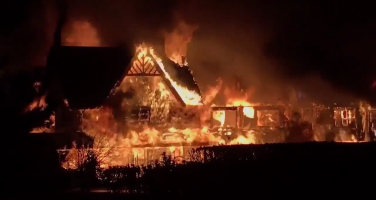 Historic resort building in Nova Scotia burns down