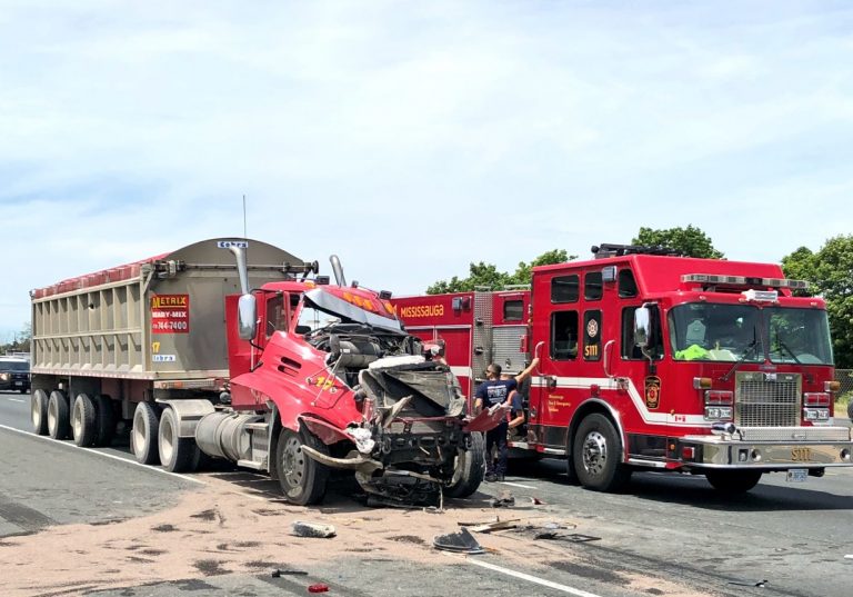 Fatal crash on Highway 401 in Mississauga