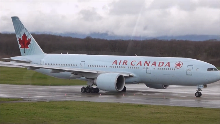 Passenger woke up ‘all alone’ after being left on Air Canada plane