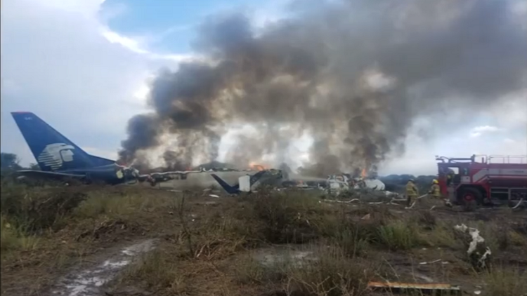 103 people survive plane crash in Mexico