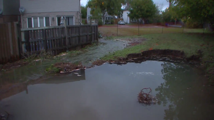 90 year old watermain breaks flooding nearby homes