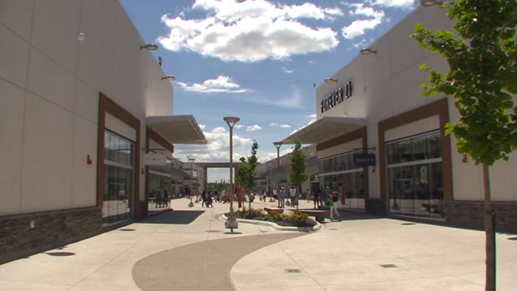 Man charged with sexual assault of teen at Niagara outlets