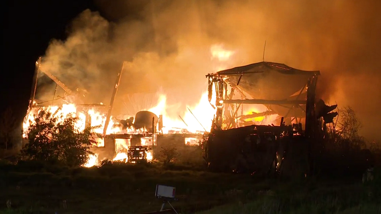 Crews knock down overnight barn fire in Flamborough