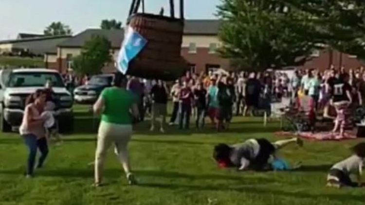 Hot air balloon crashes into crowd in Missouri