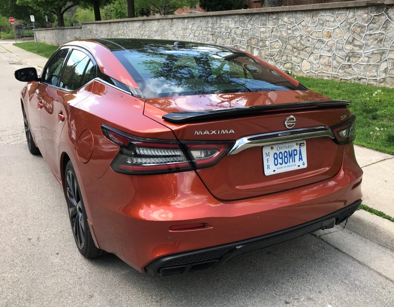 2019 Nissan Maxima SR