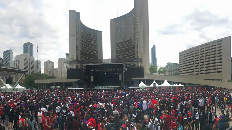 Fans flock to downtown Toronto for Raptors parade and rally