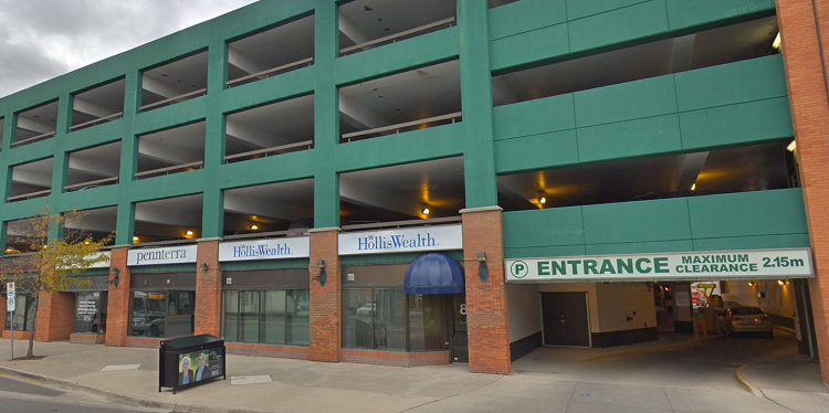 Police looking for witnesses after an assault in a St. Catharines parking garage