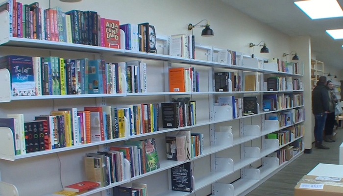 St. Catharines bookstore wins free lease for a year