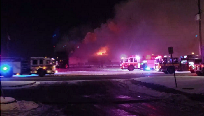 Overnight fire rips through abandoned building in Hamilton