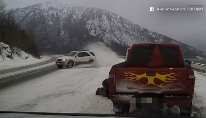 Tow truck driver nearly hit by out of control vehicle in Alaska