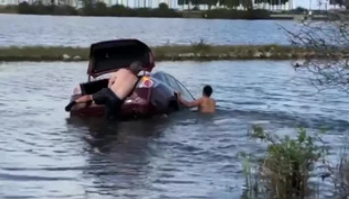 FlFlorida heroes rescue woman