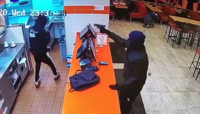 Armed thieves rob two Hamilton restaurants overnight
